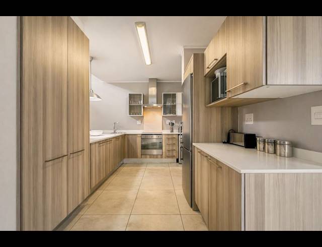 3 BEDROOM PROPERTY TO RENT IN OAKLANDS